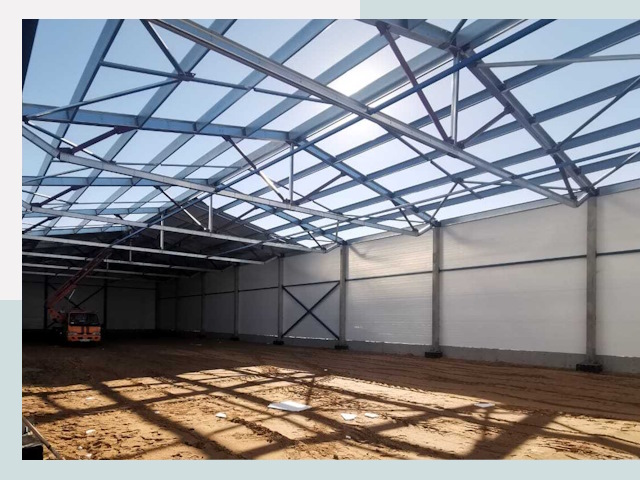 Строительство сенохранилищ в бору