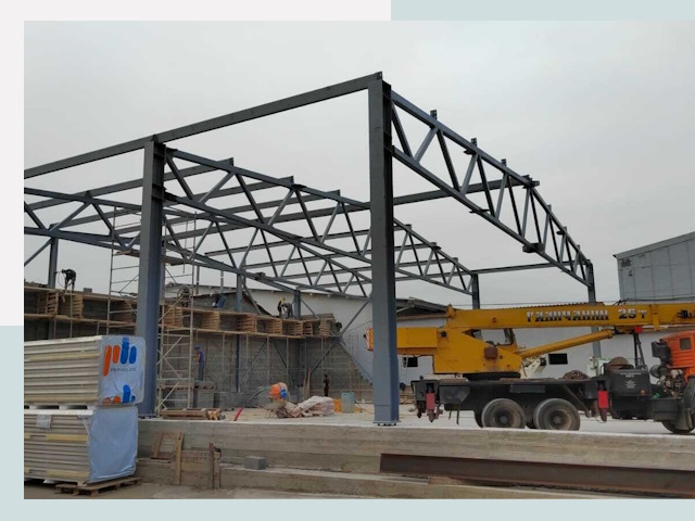 Строительство цехов в бору